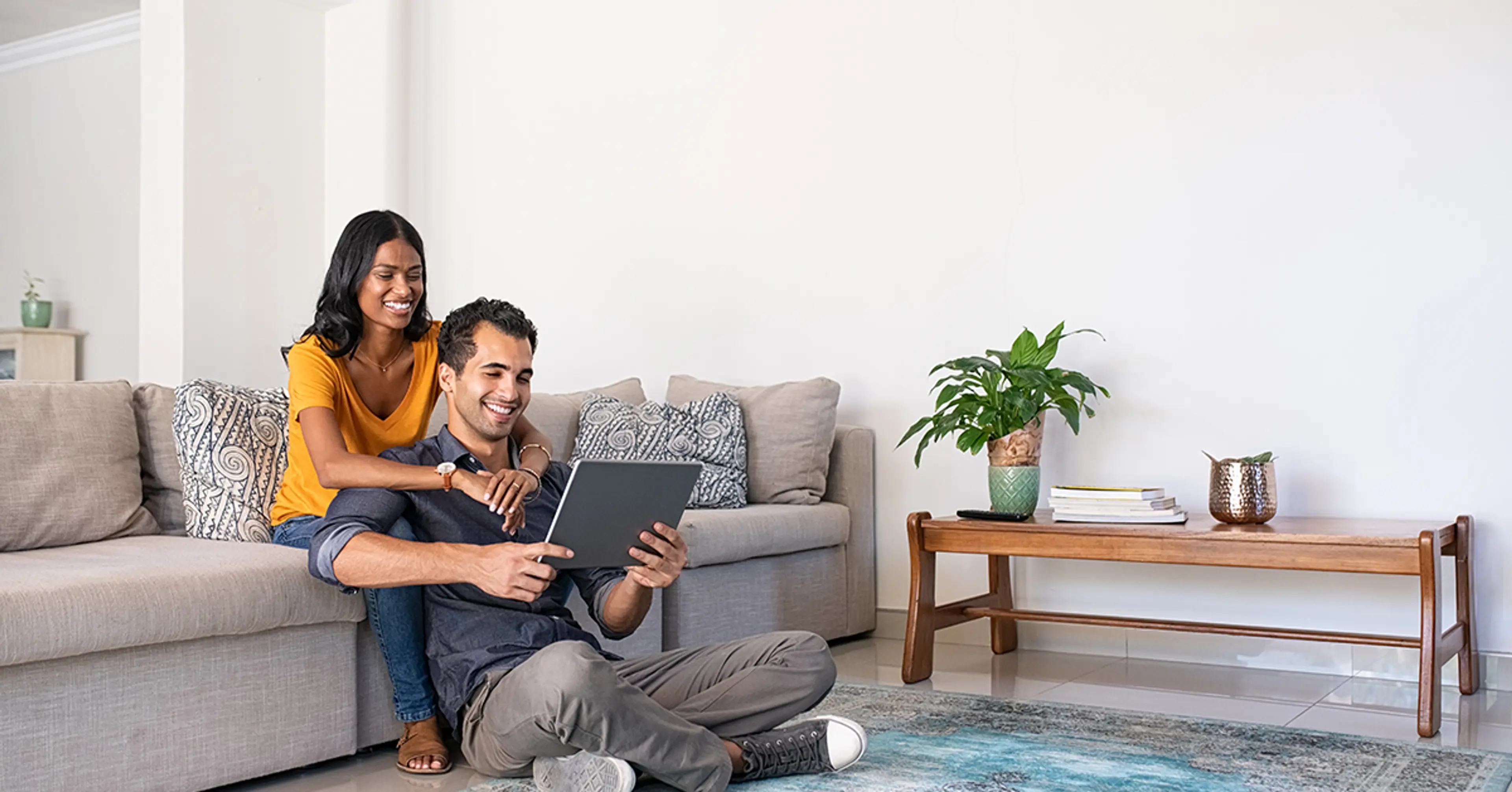 A-couple-discussing-ideas-in-a-living-room