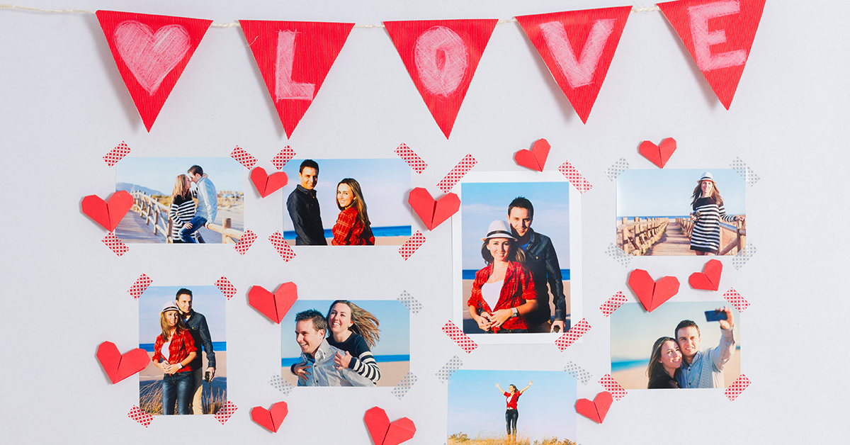 Beautiful-photo-wall-as-wedding-decor