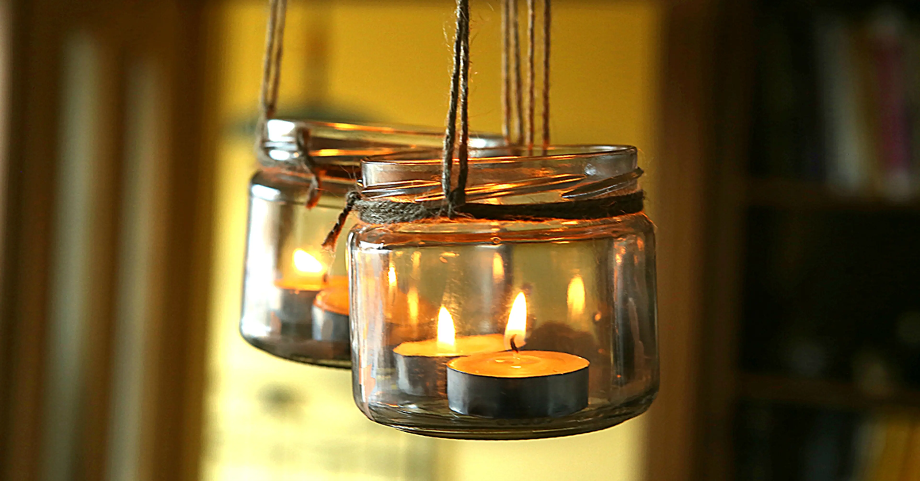 Candle-in-glass-jars