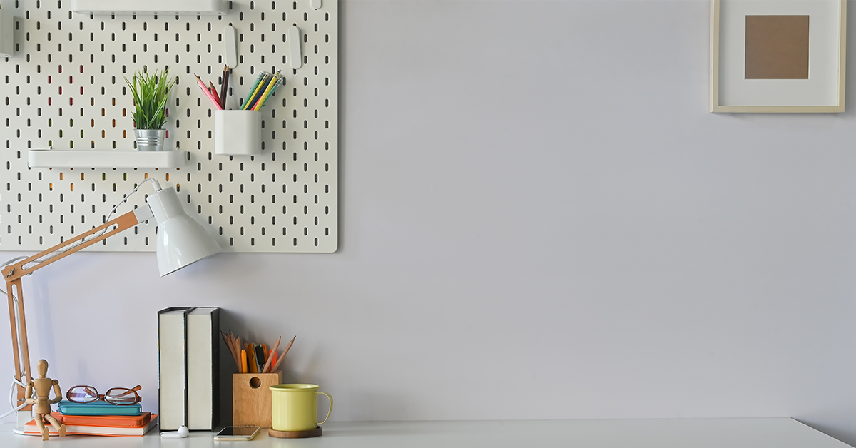 Cool-white-walls-in-a-room