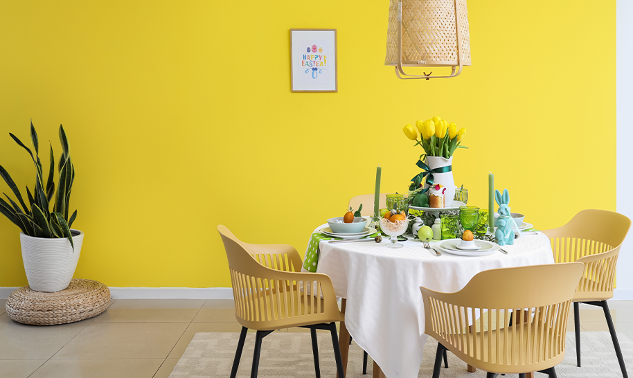 Dining-room-festive-wall-colour