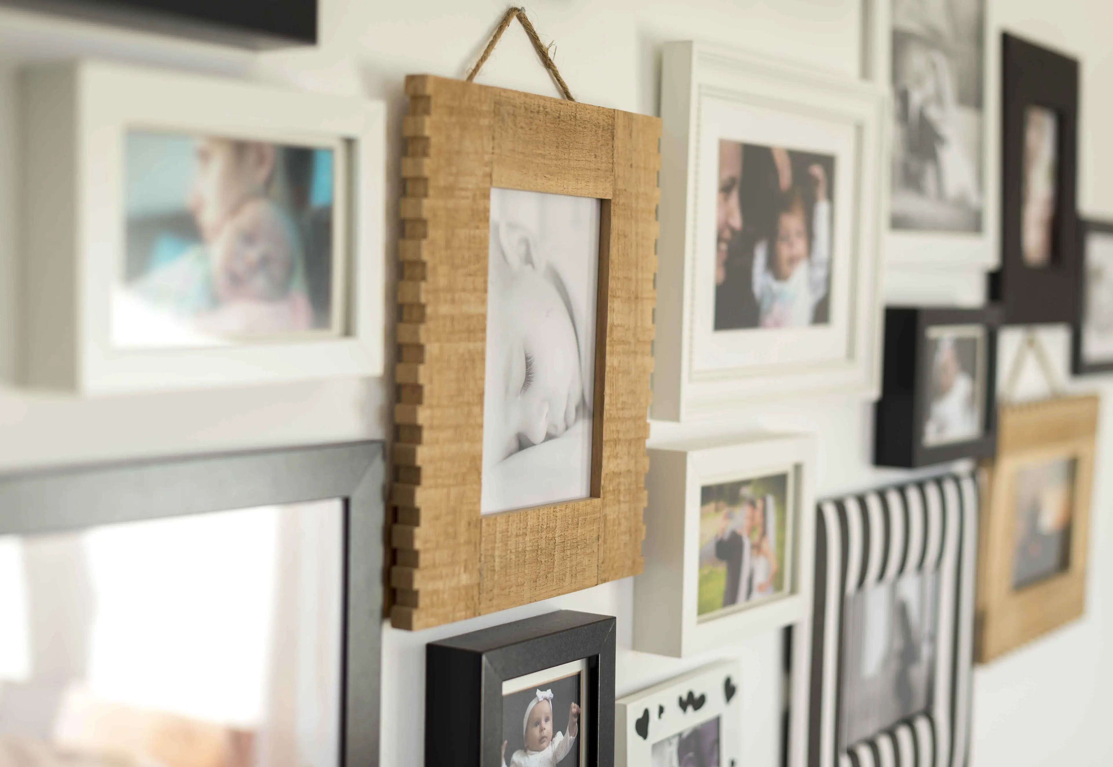 Gallery-Wall-of-Memories-and-Moments