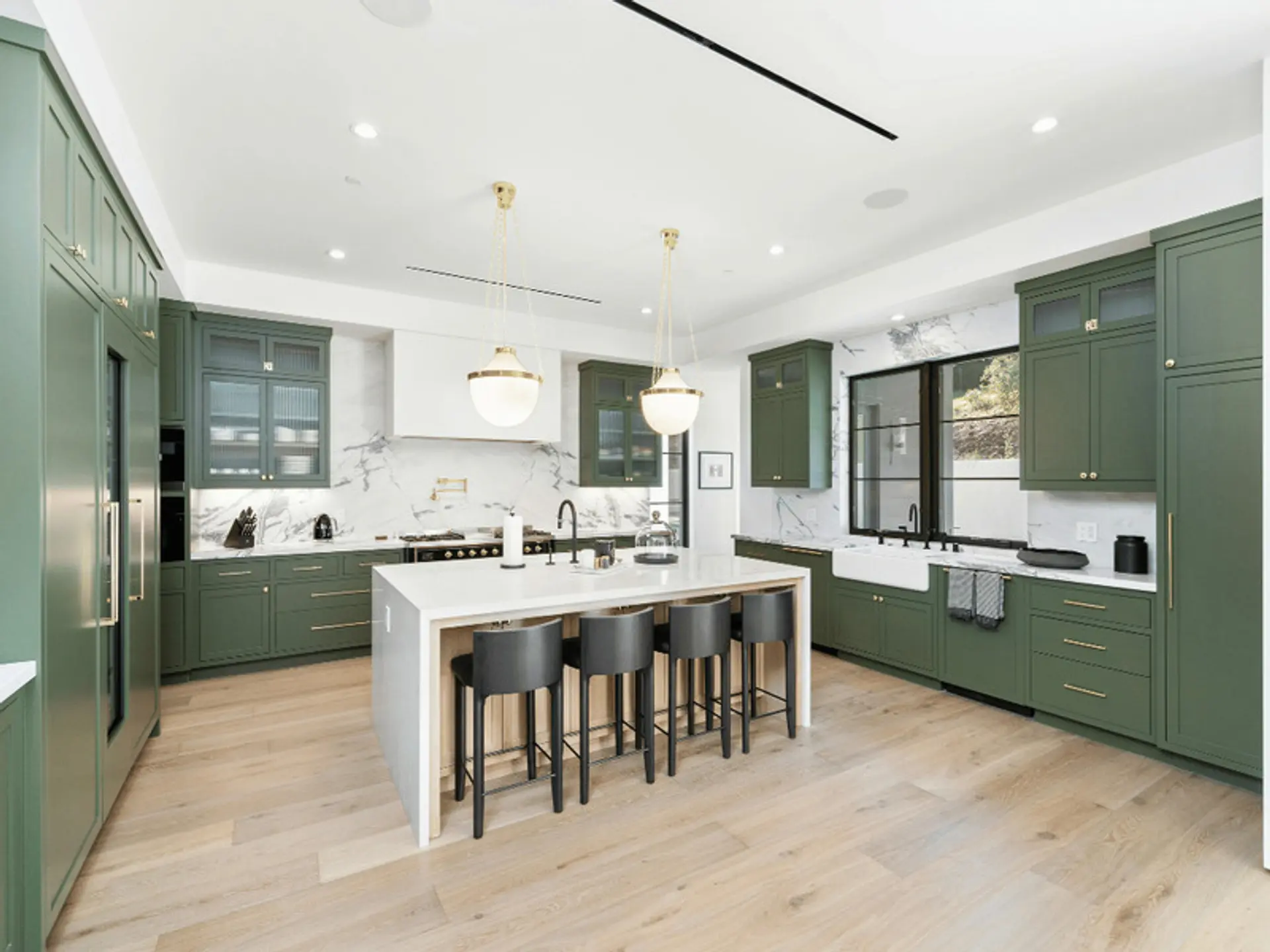 Green cabinet