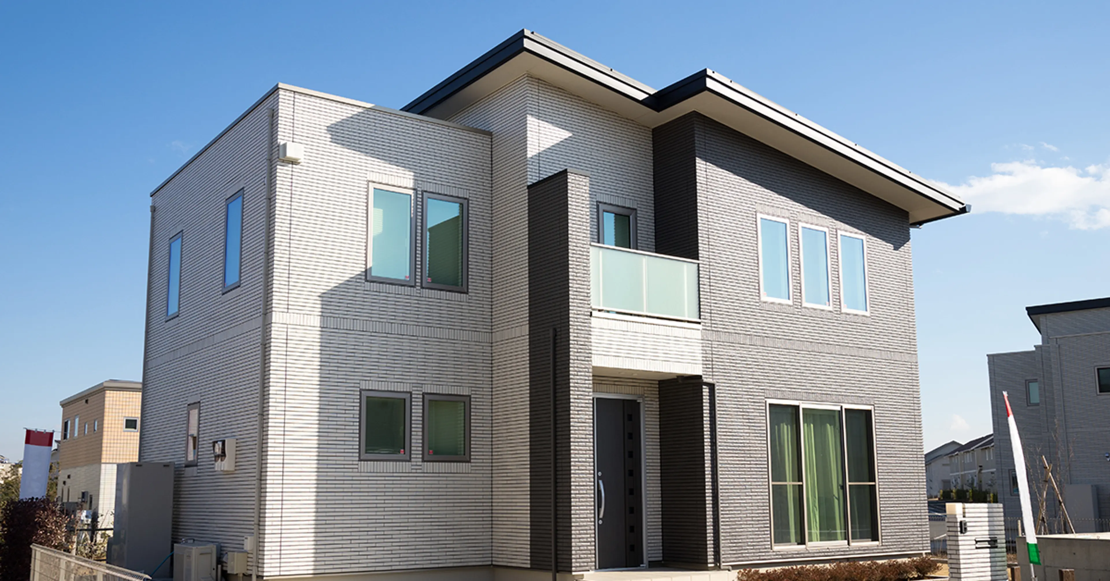 Grey-walls-for-exteriors