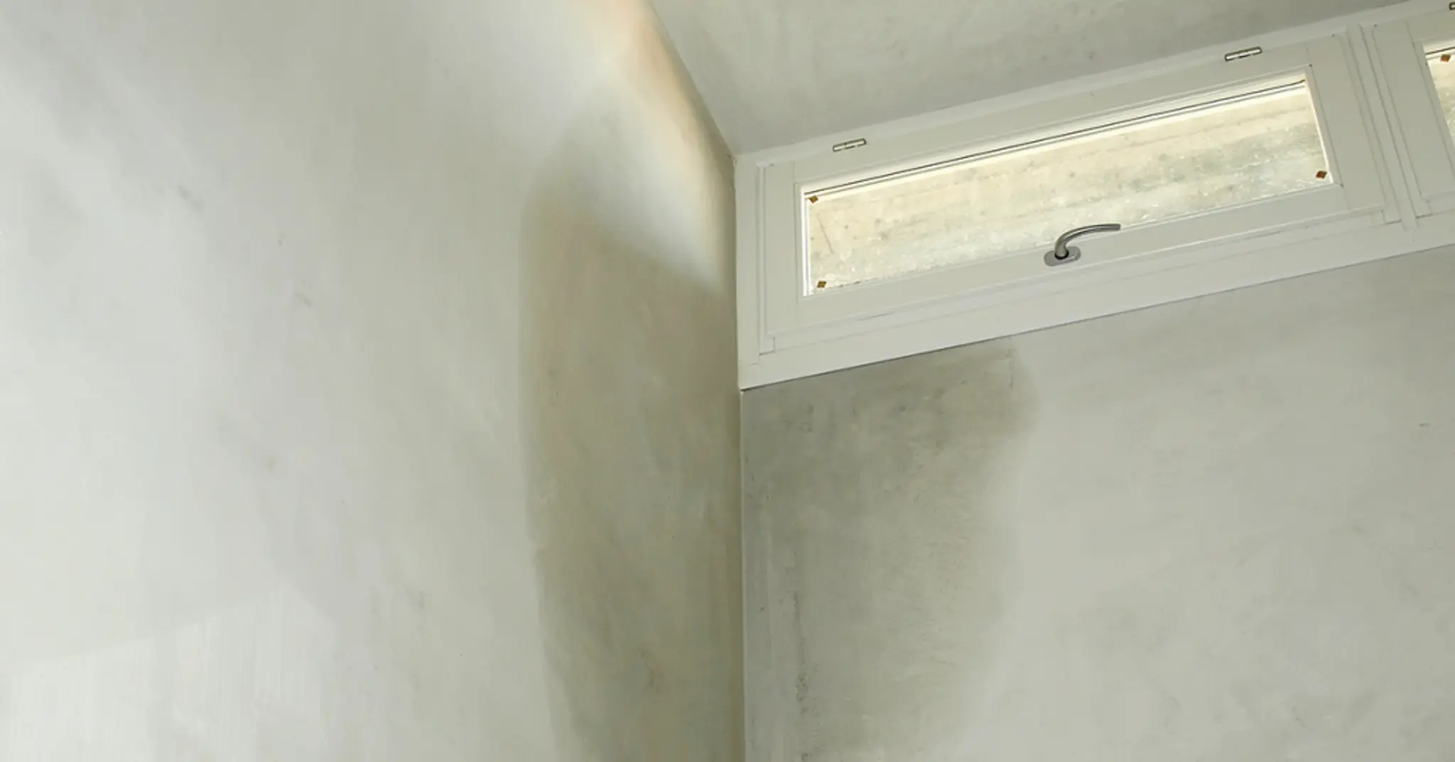 Moisture-in-the-wall-1024x536