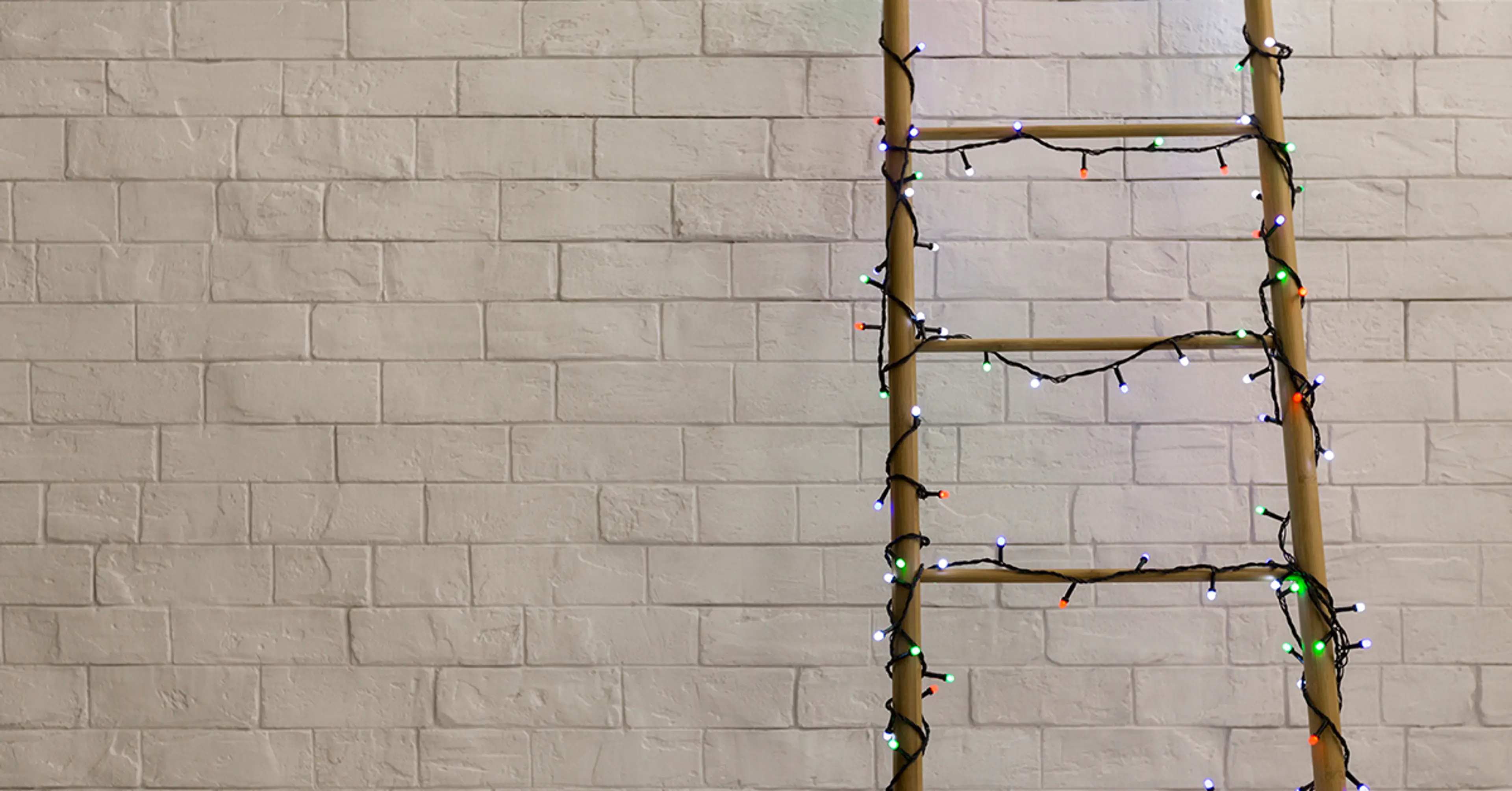 Multipurpose-ladder-as-wedding-decor