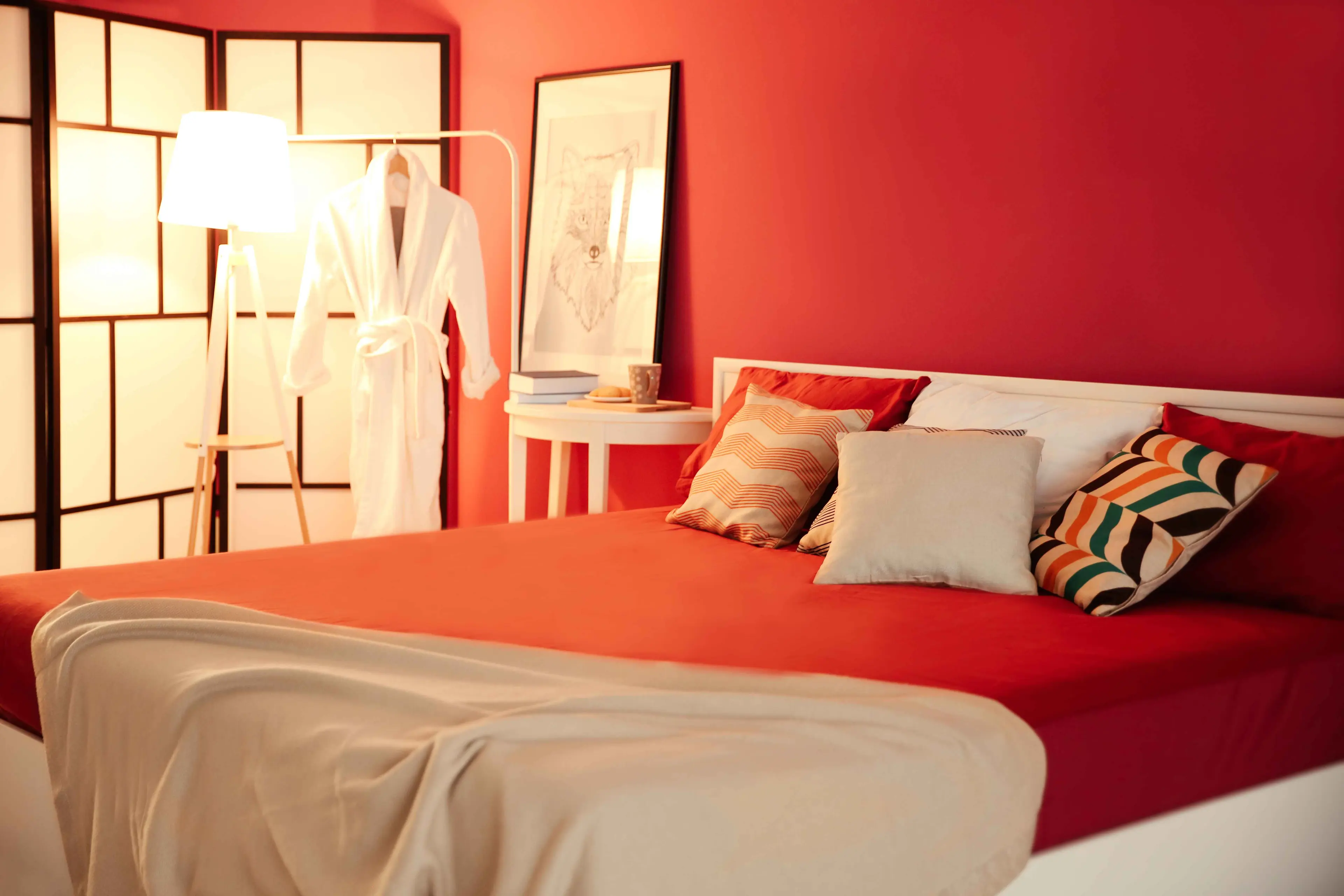 Romantic-Bedroom-Colours-Paint-the-Town-Red!