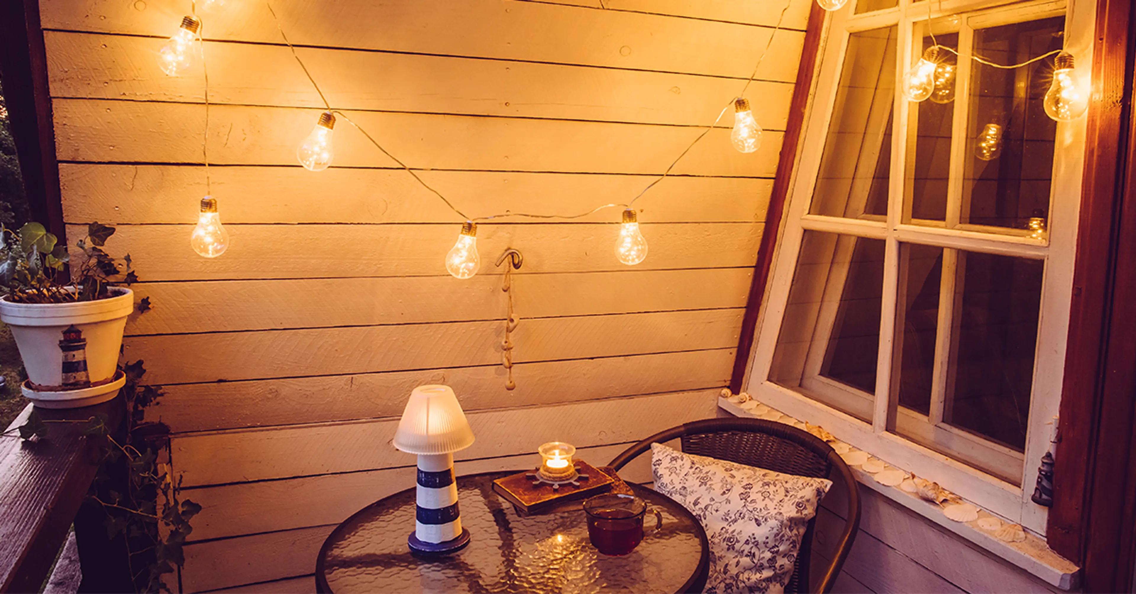 String-light-for-the-balcony-space