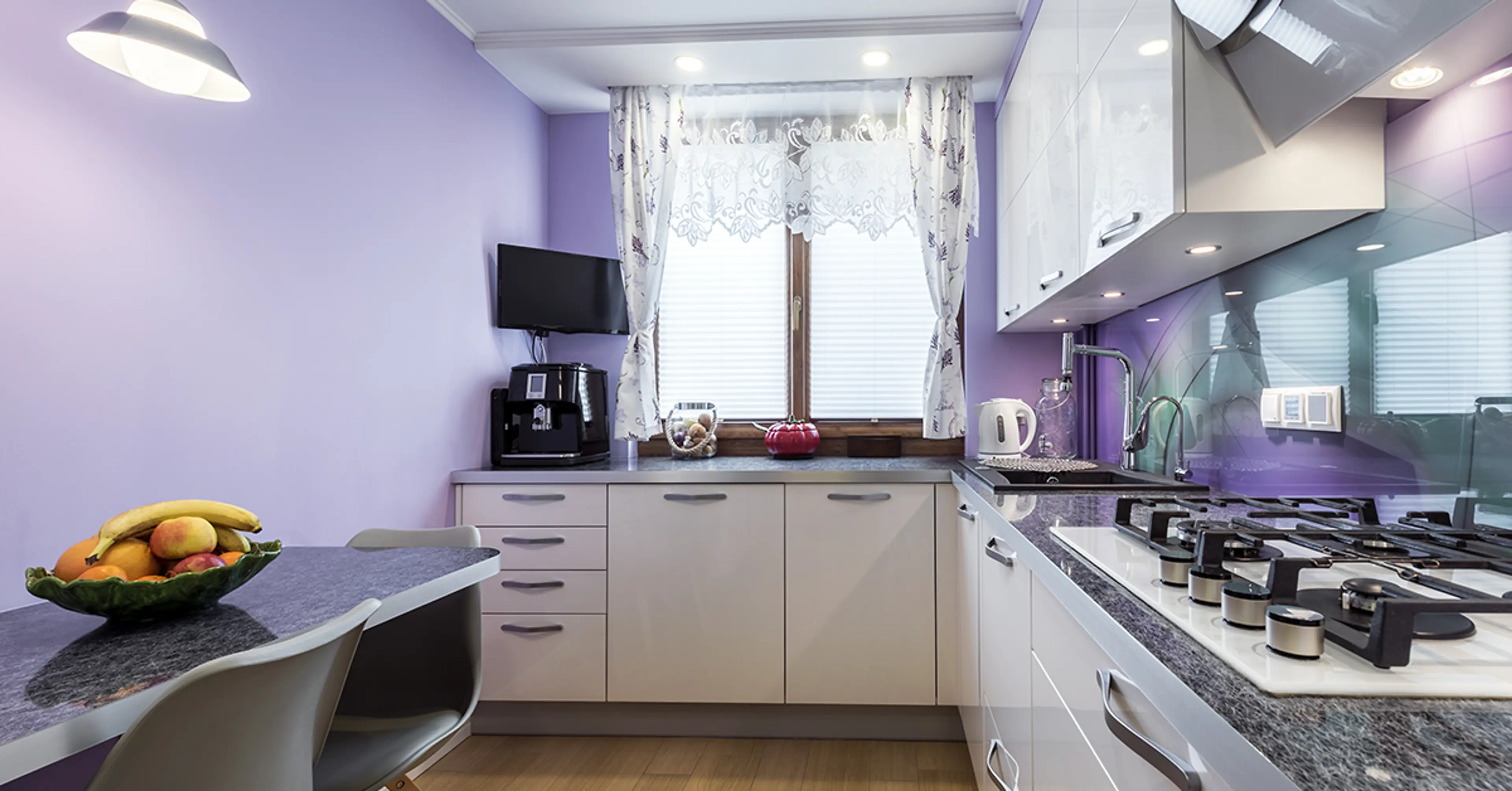 Very-Peri-in-the-kitchen