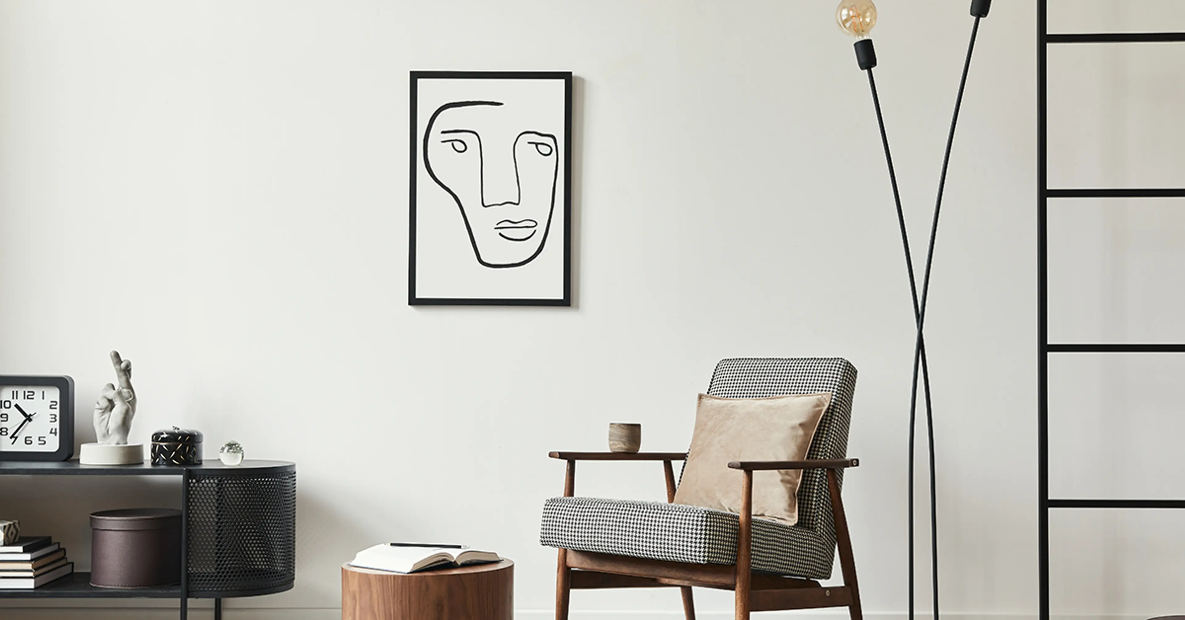 White-walls-in-the-room