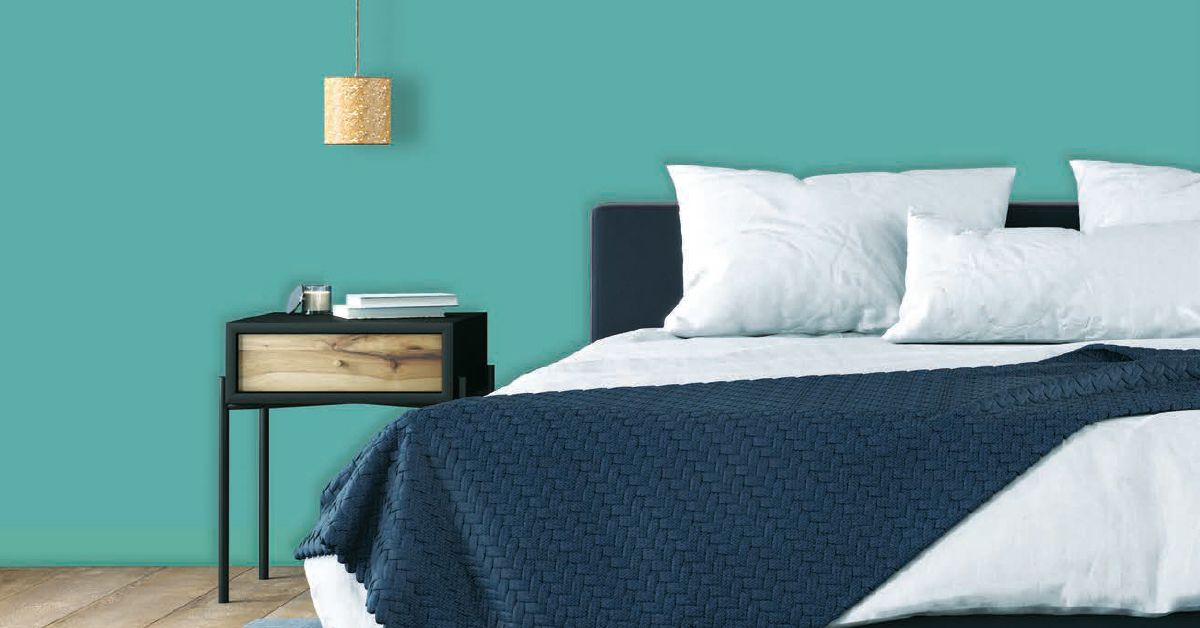 blue-walls-in-the-room