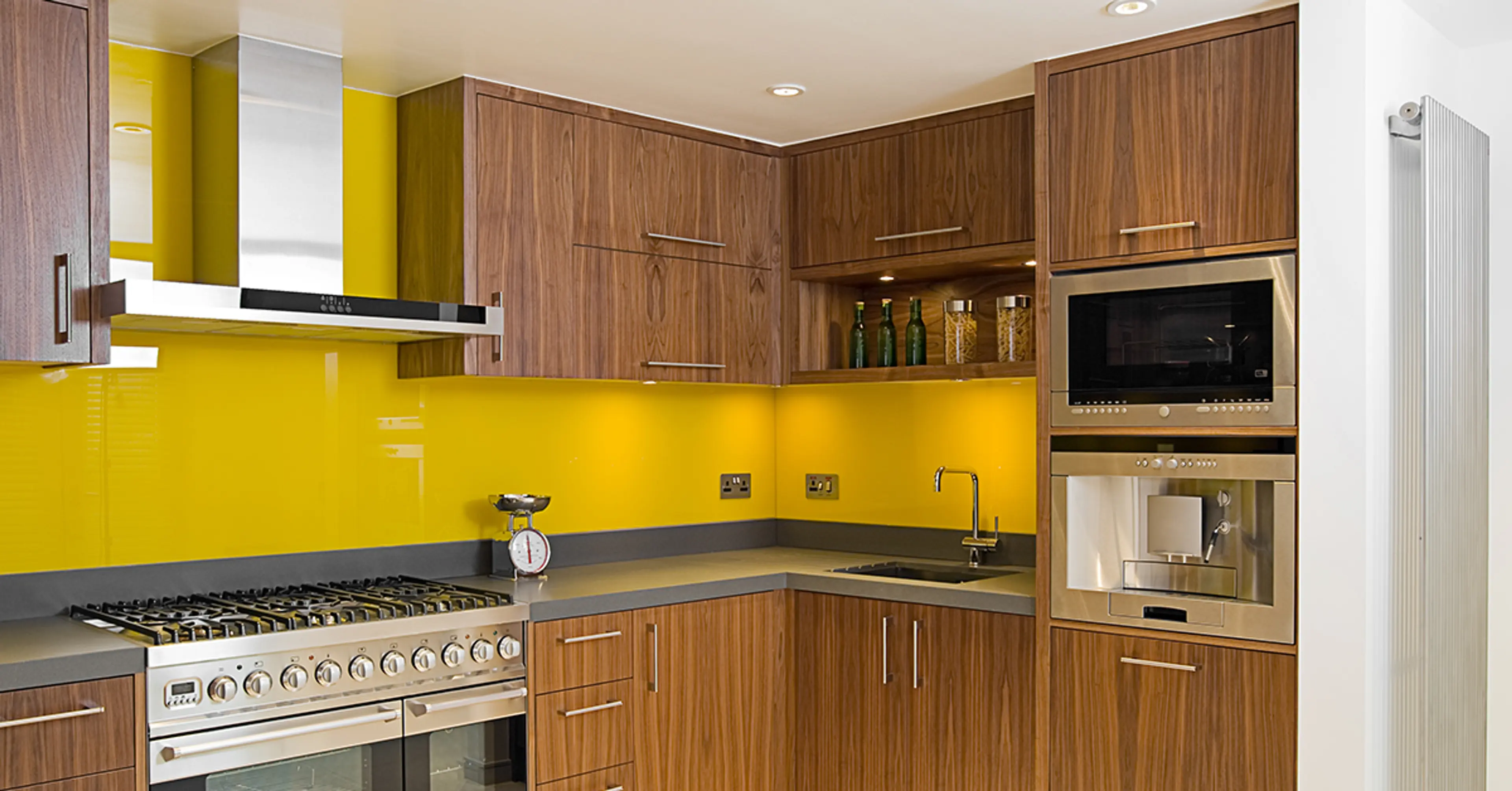 kitchen-cabinets-in-the-room