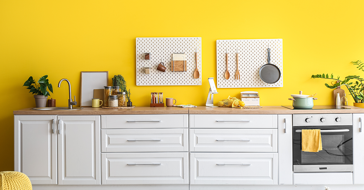 kitchen-walls-in-yellow