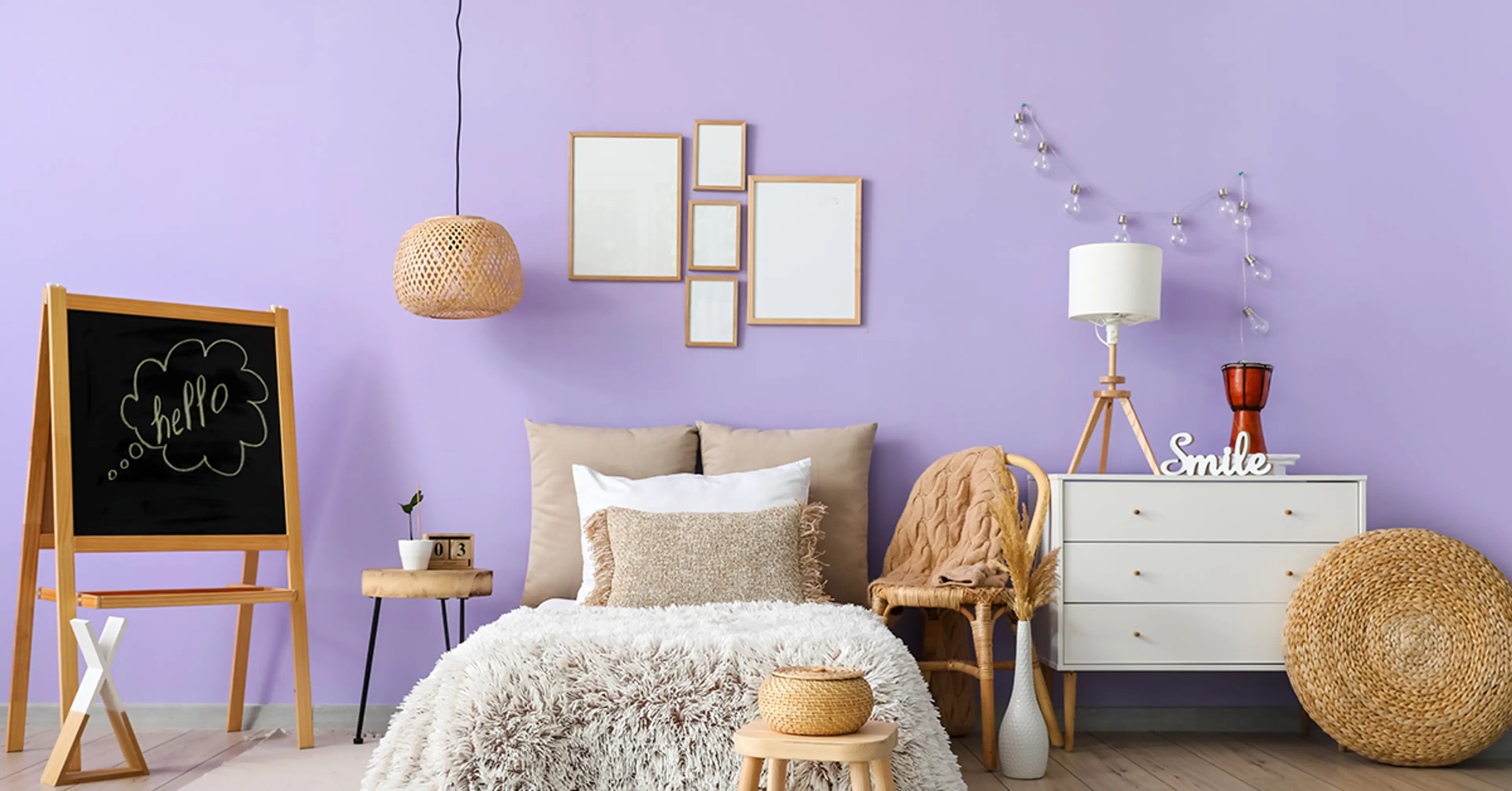 lavender-walls-in-the-bedroom