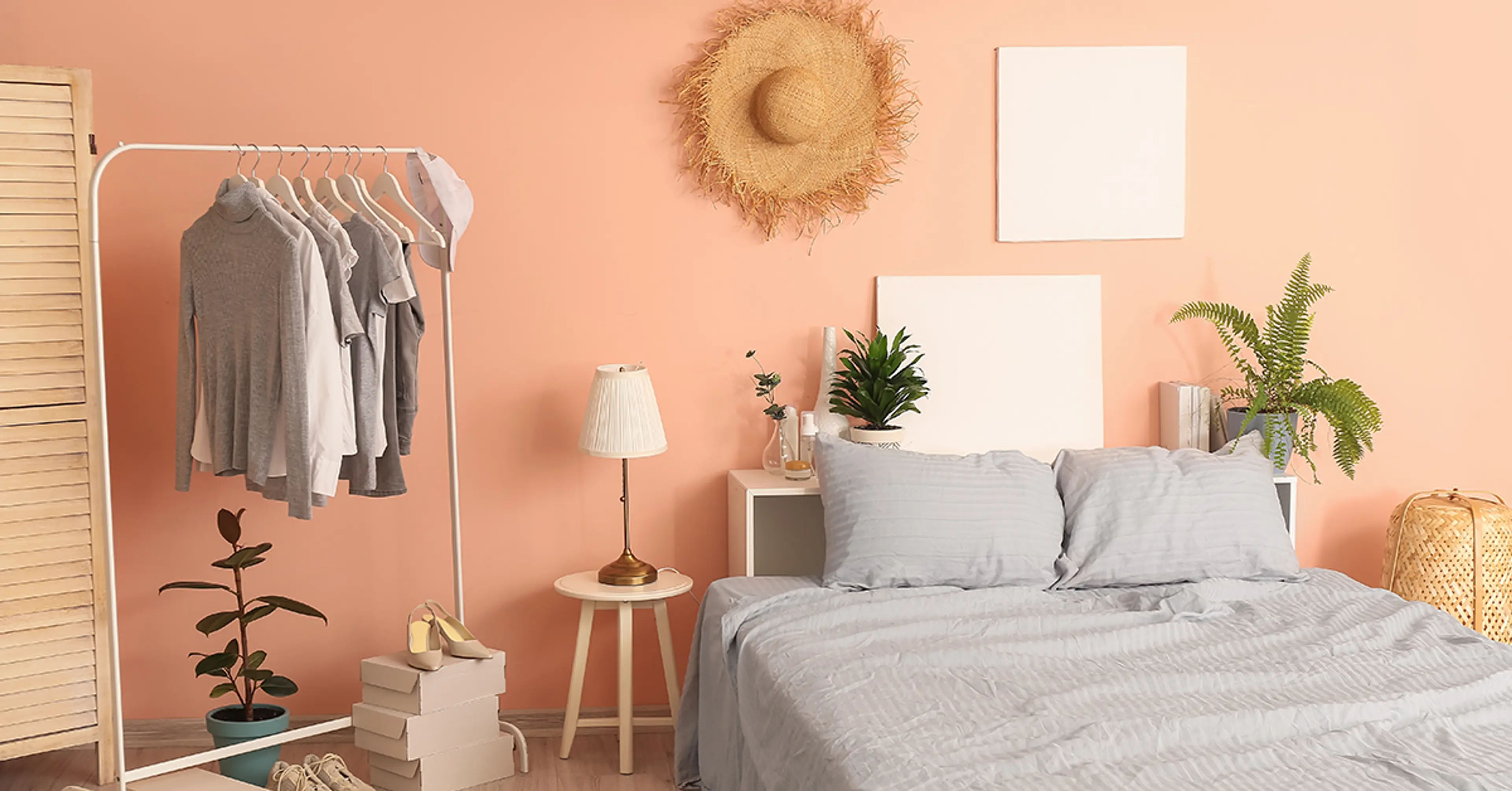 peach-walls-in-the-room