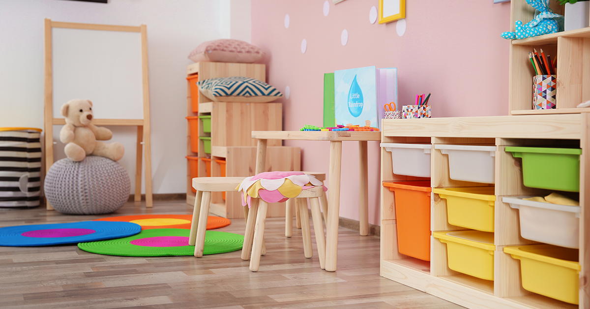 shared-bedroom-with-salmon-pink-walls