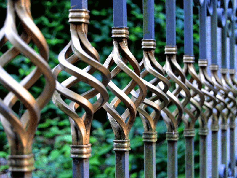 Cream And Gold Accents For Royalty-Inspired Gate Designs